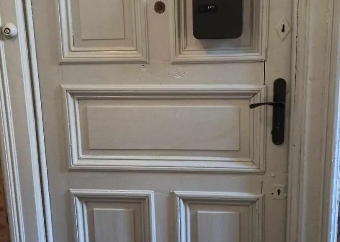 Centrum2a Prochnika 21 Гостевой дом